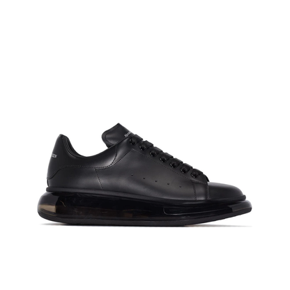 Men's Oversized Sneaker in Black