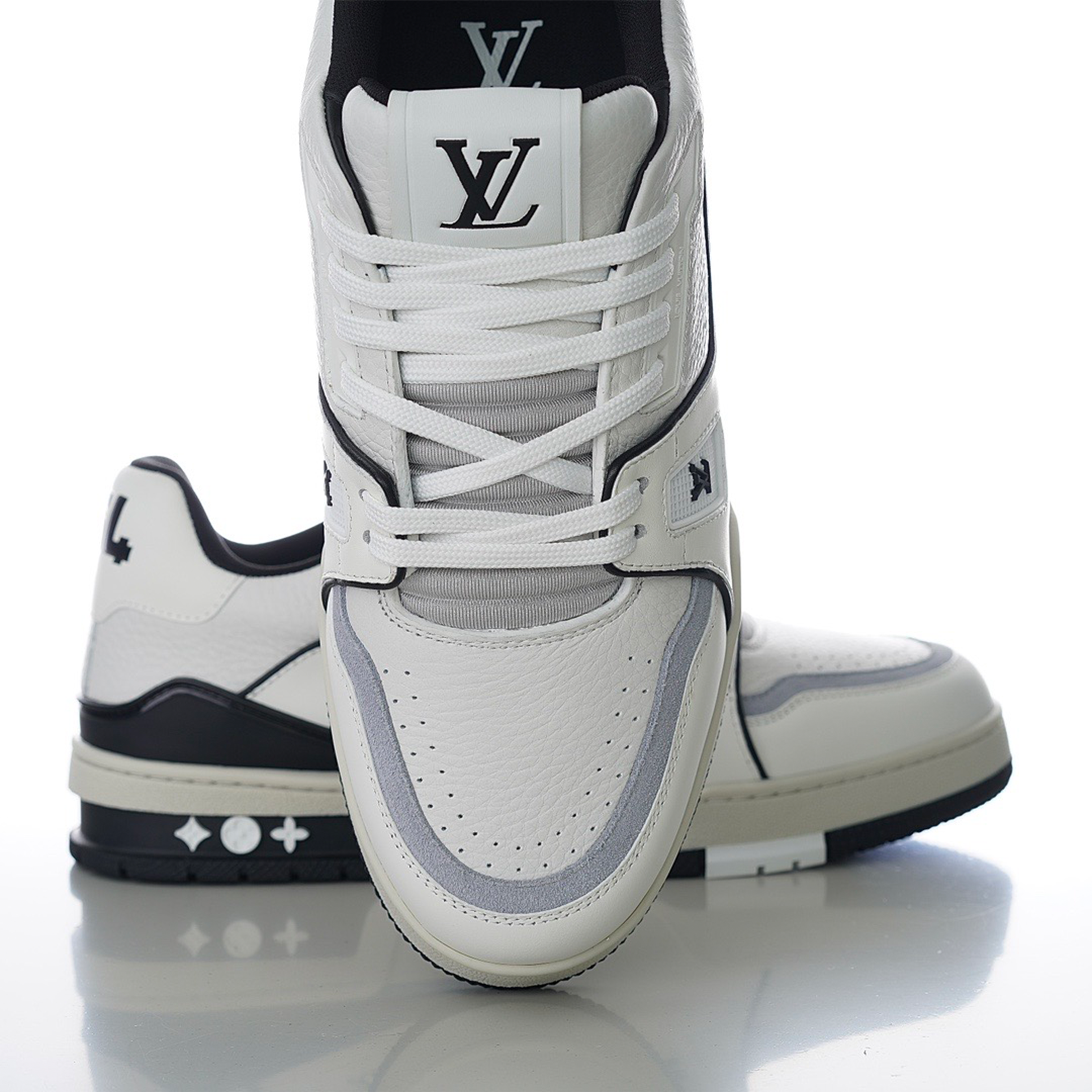 Trainer #54 'Signature'