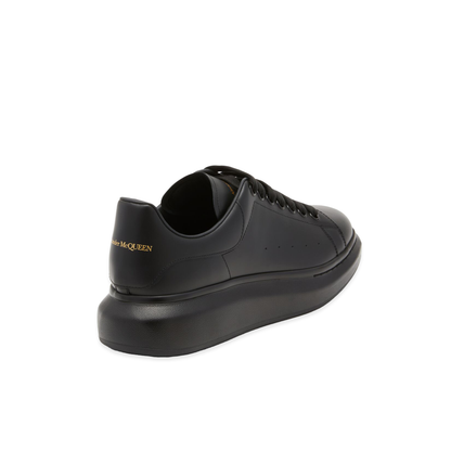 Men's Oversized Sneaker in Black