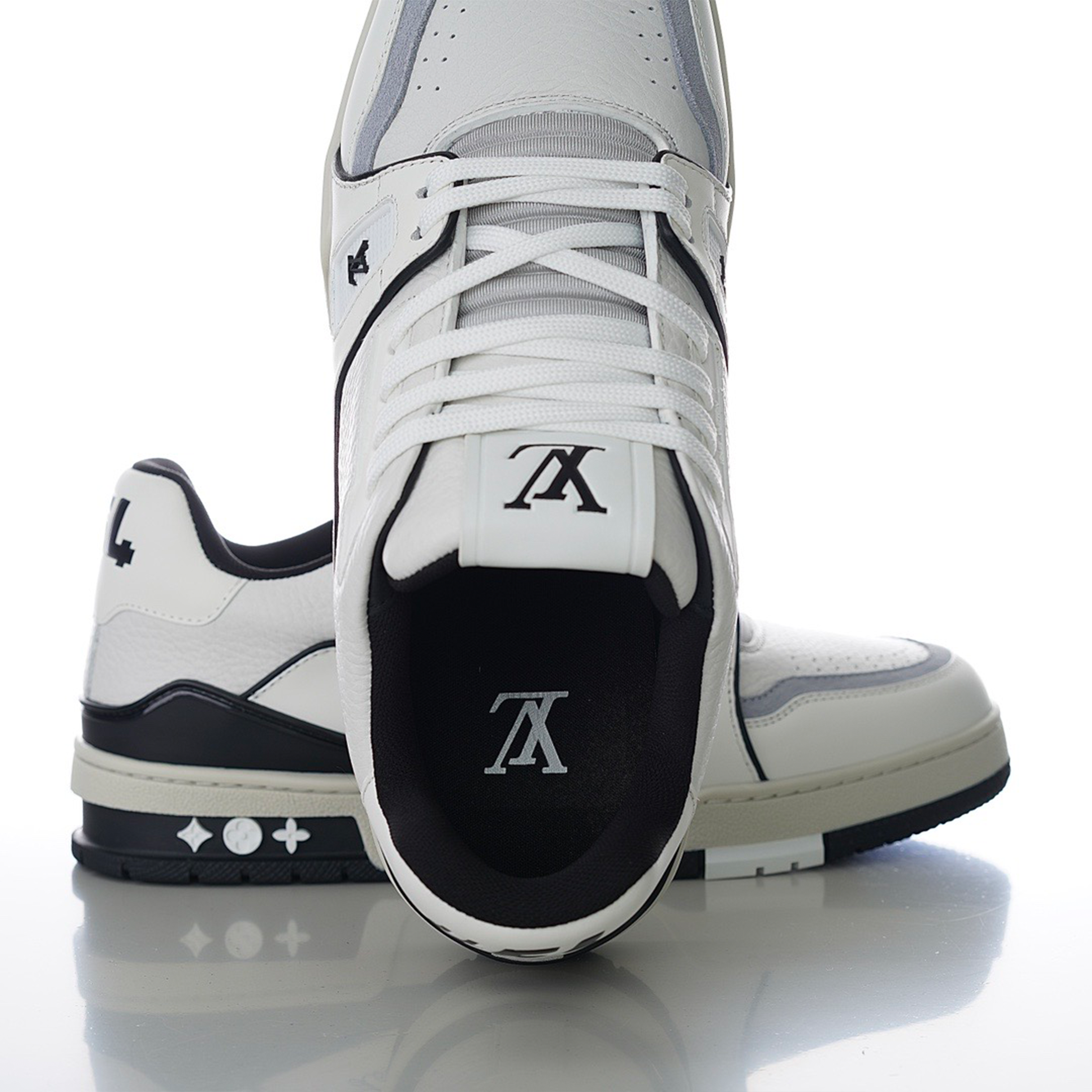 Trainer #54 'Signature'