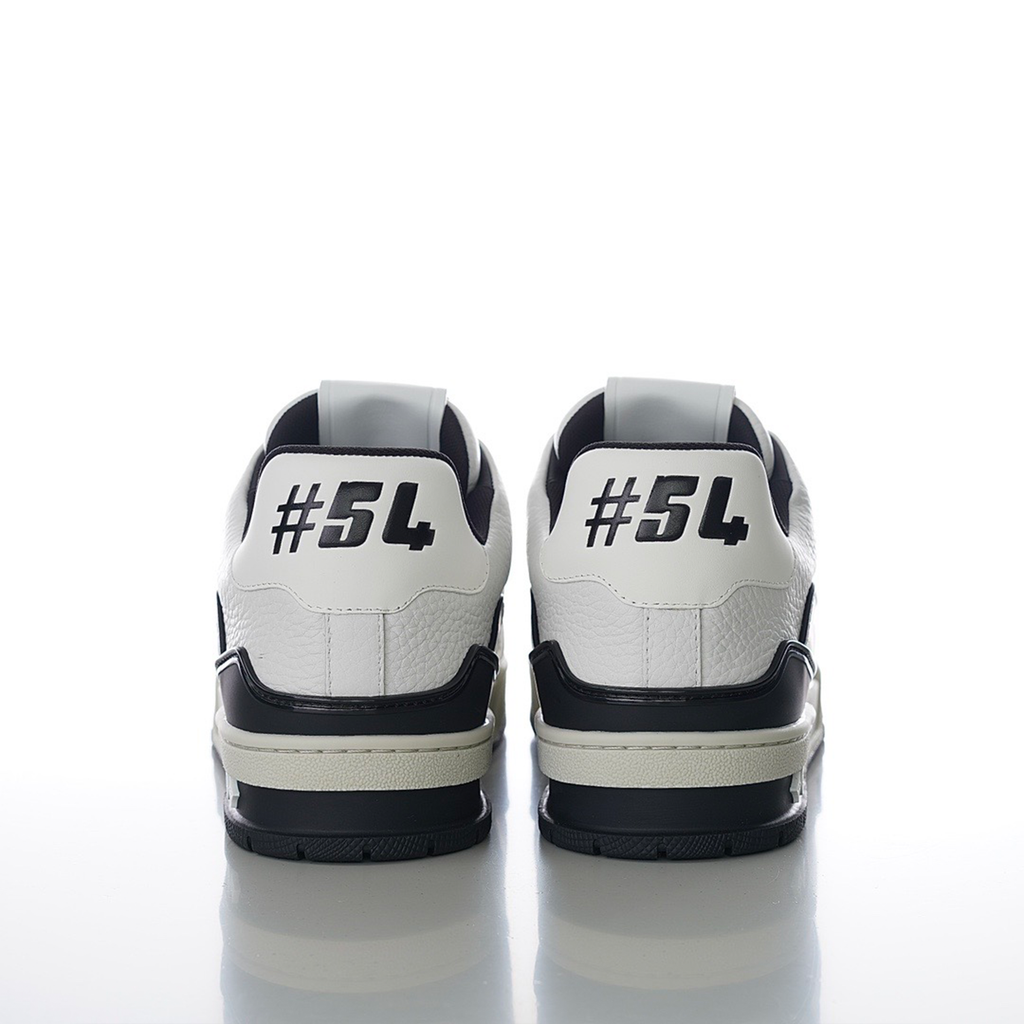 Trainer #54 'Signature'