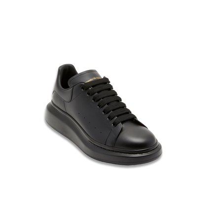 Men's Oversized Sneaker in Black